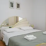 Rusula Apartment *
